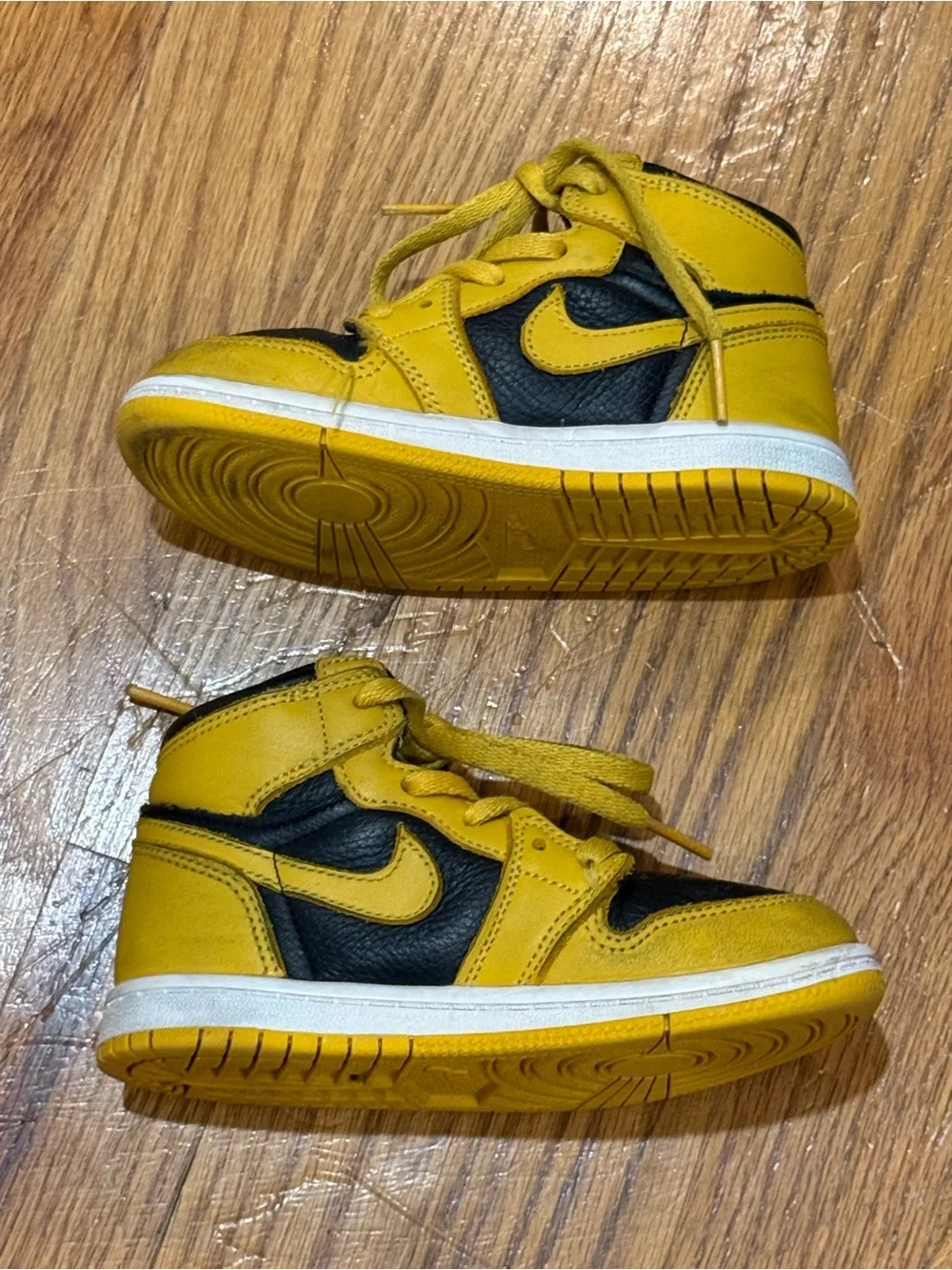 Nike Air Jordan 1 Retro High OG 'Pollen'